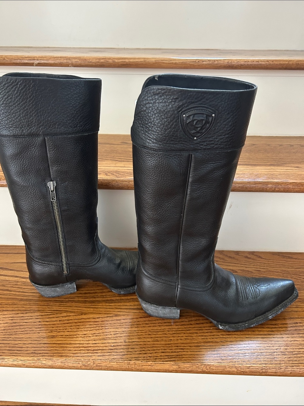 Ariat Black Leather  western Boots